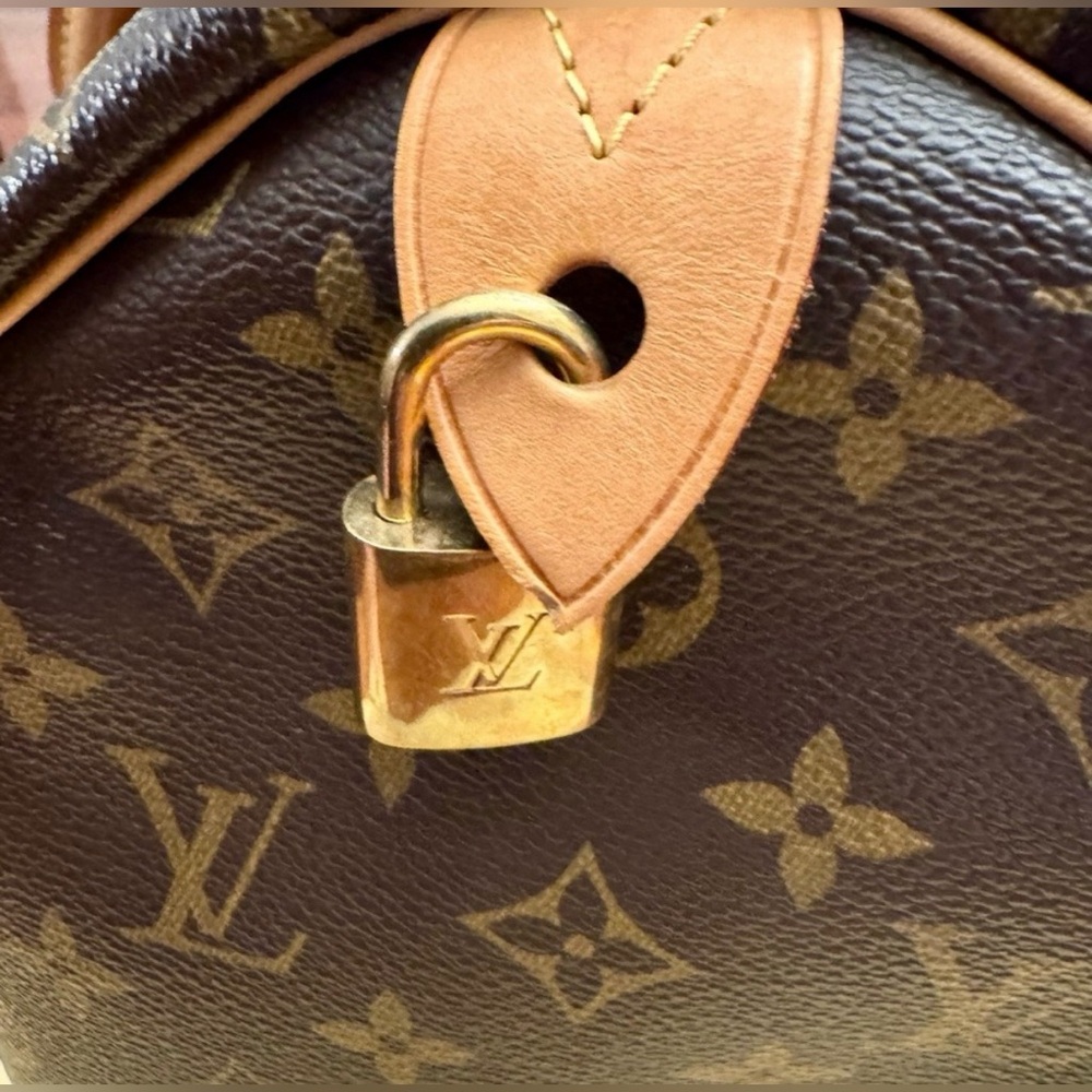 Louis Vuitton Speedy 35 Monogram Canvas Like New - Discontinued - Picture 9 of 15